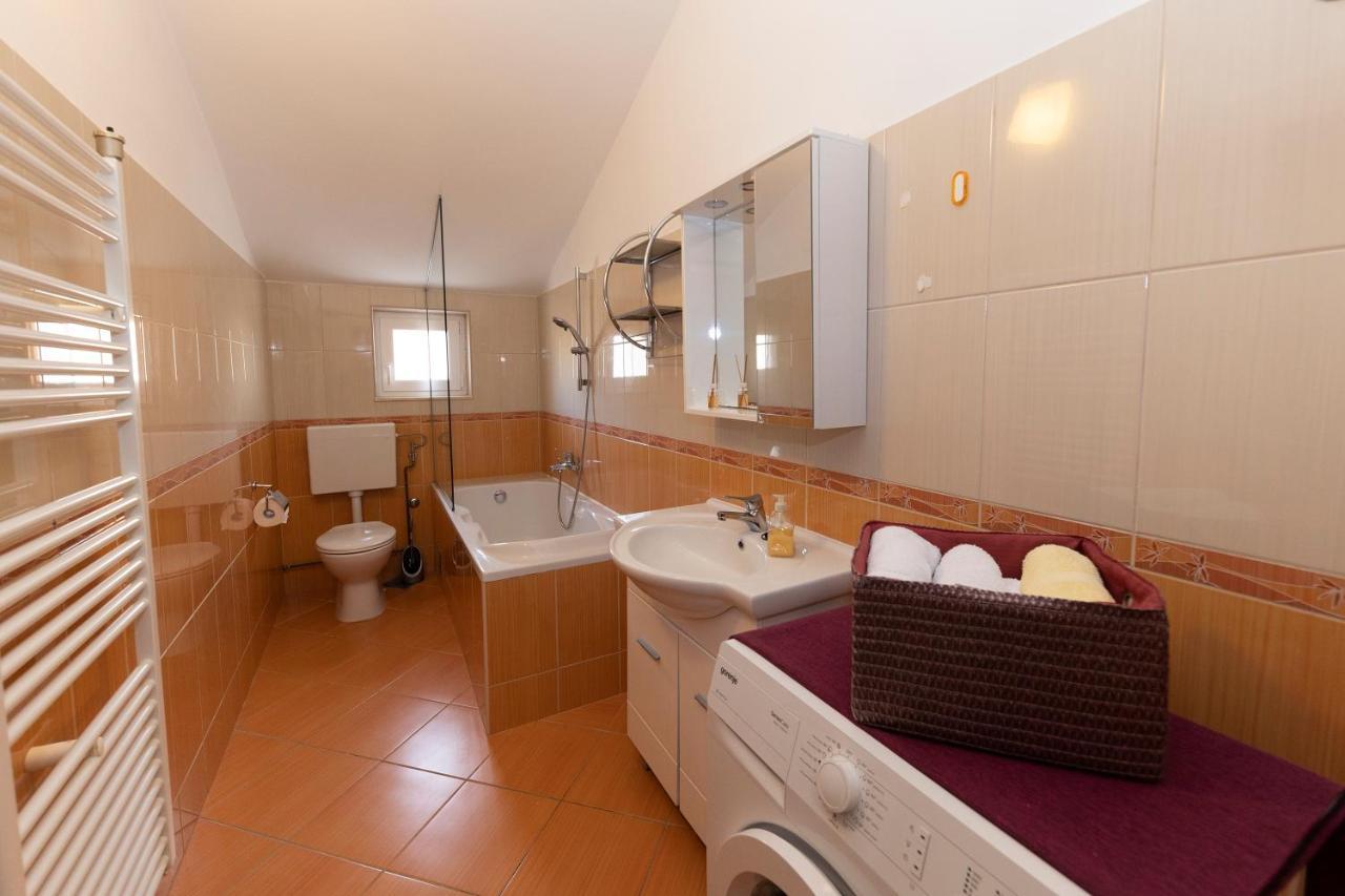 Apartman Lana Biograd Na Moru Bagian luar foto