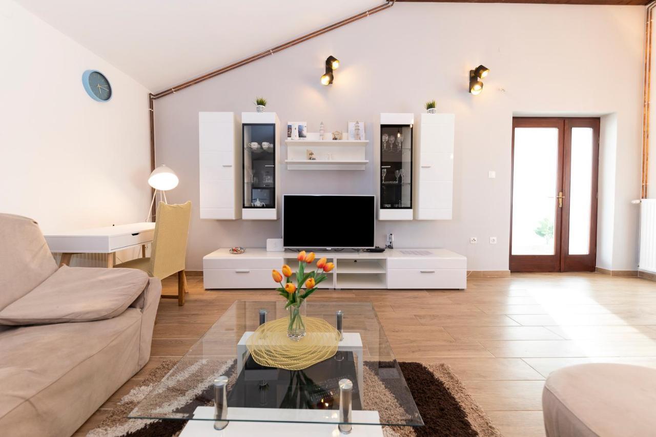 Apartman Lana Biograd Na Moru Bagian luar foto