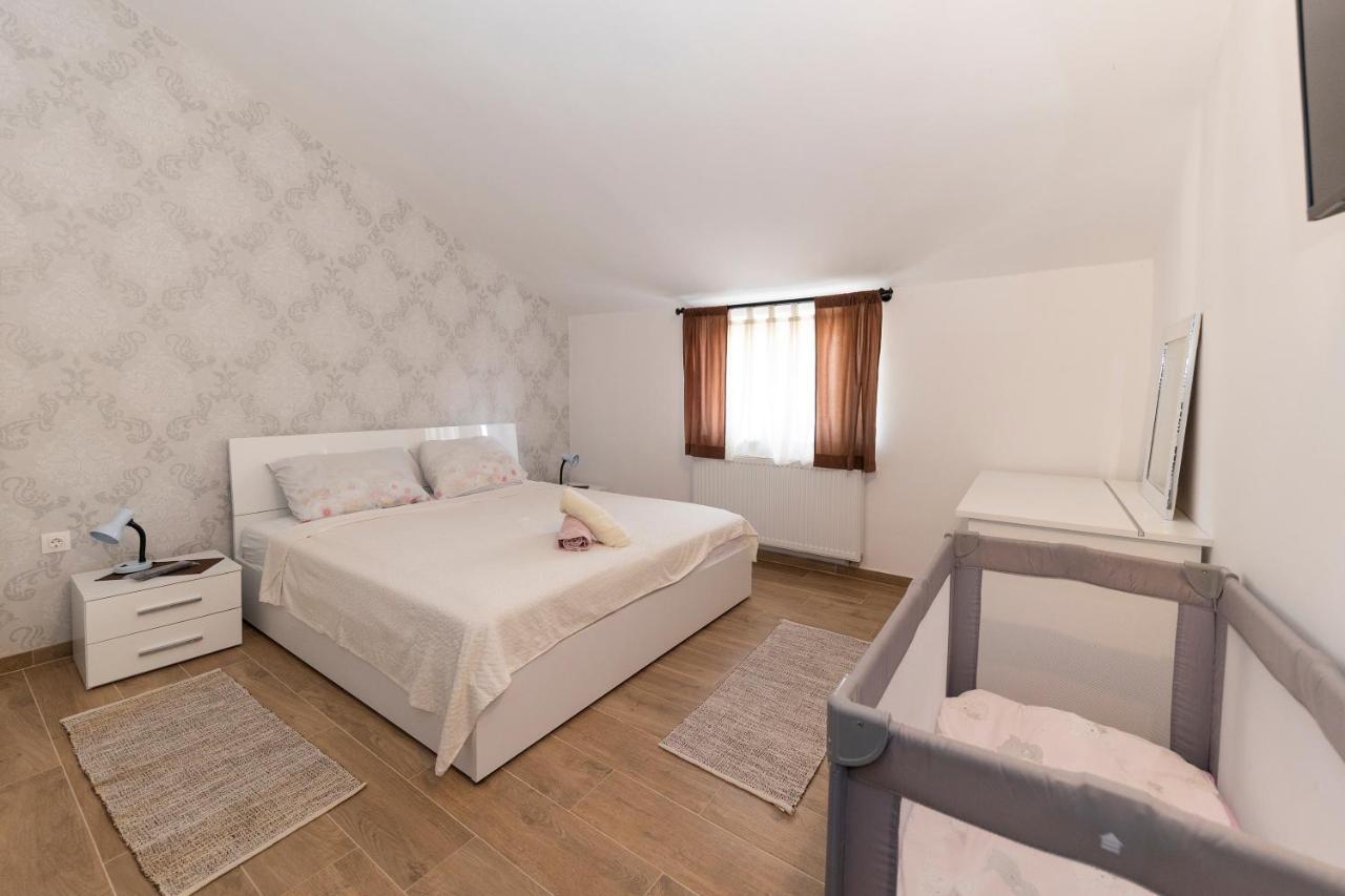 Apartman Lana Biograd Na Moru Bagian luar foto