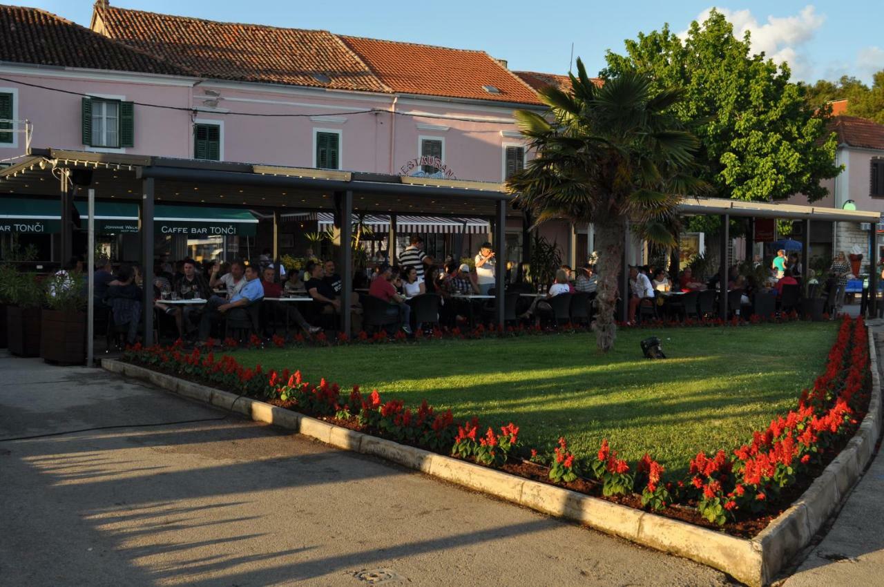 Apartman Lana Biograd Na Moru Bagian luar foto